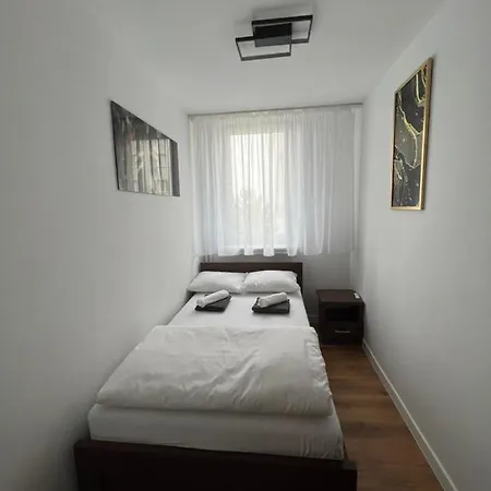 Apartament Janis アパート ザトル