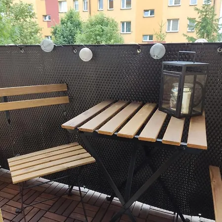 アパート Apartament Janis ザトル